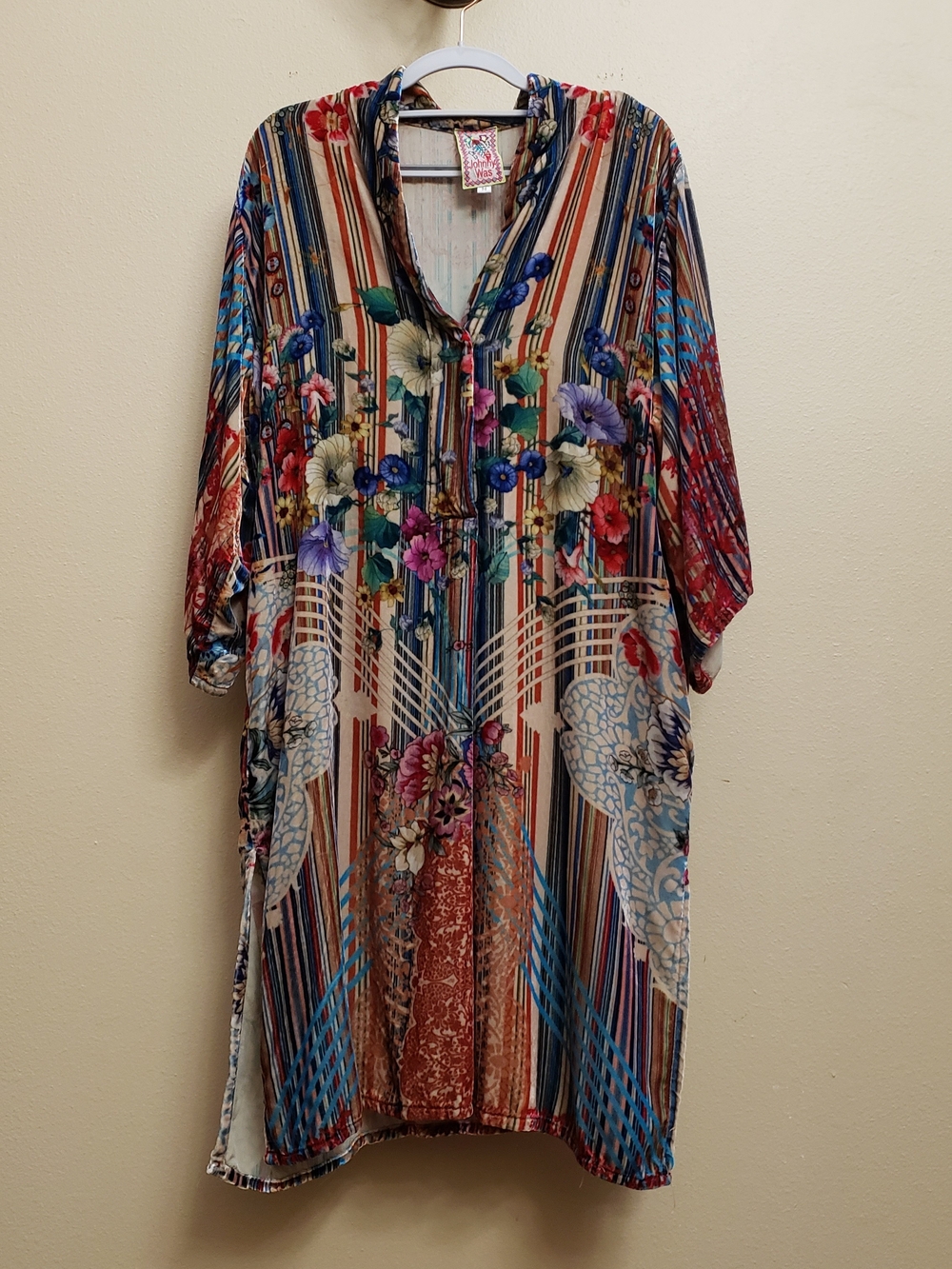 Johnny Was Multicolored Floral Velvety Soft  Tunic W/pockets.     *Make Offer*